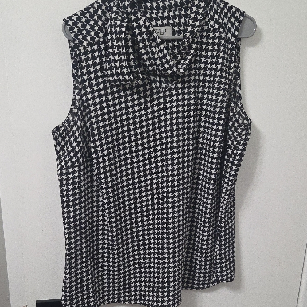 Kasper Black and White Houndstooth Blouse